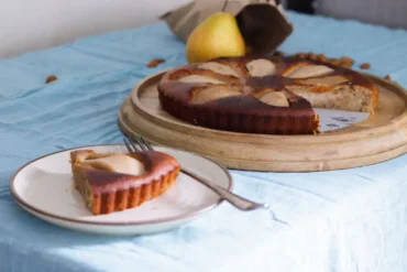 Flourless Almond And Pear Cake / www.quichentell.com