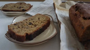 Gluten-free eggless banana bread / /www.quichentell.com