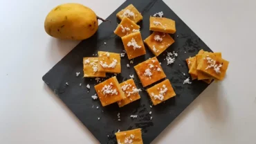 Millet Mango Coconut Blondies / www.quichentell.com